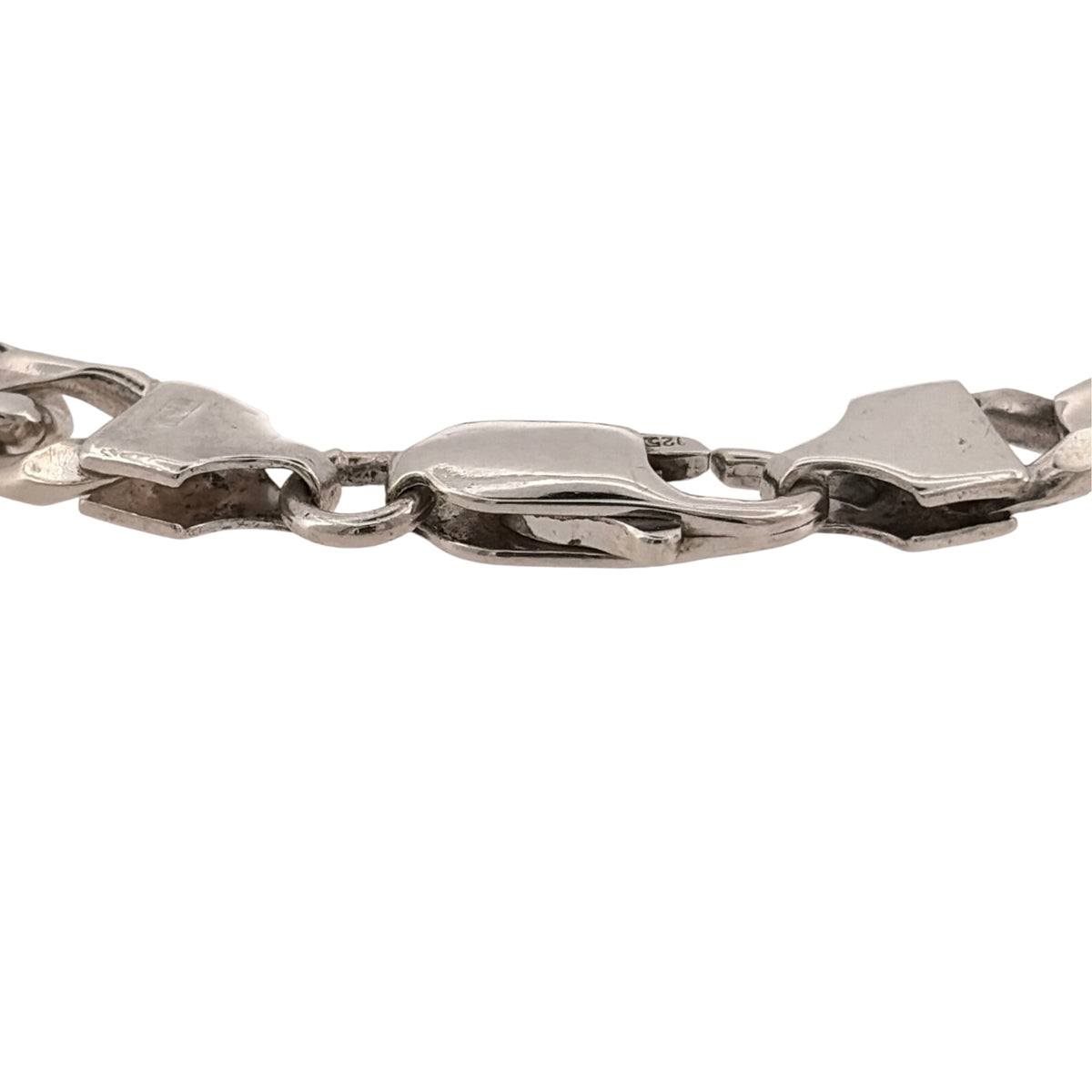 Add a classic piece to your jewellery collection with this pre-owned 925 sterling silver curb bracelet, featuring a traditional link design and a substantial silver finish.

Design: The bracelet features a classic curb link design, with interlocking links creating a timeless and versatile appearance suitable for everyday wear.
Material: Made from 925 sterling silver, offering a traditional silver finish.