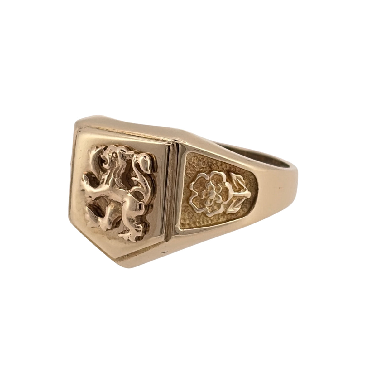 Add a traditional piece to your jewellery collection with this pre-owned 9ct yellow gold lion shield signet ring, featuring a distinctive lion emblem and decorative floral shoulders.

Design: The ring features a classic shield-shaped signet front with a lion design, complemented by flower detailing along the shoulders.
Material: Made from 9ct yellow gold, offering a traditional warm gold finish.