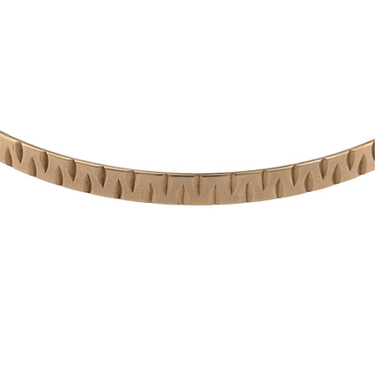 Add a timeless piece to your jewellery collection with this pre-owned 9ct yellow solid gold patterned bangle, featuring decorative detailing and a classic gold finish.

Design: The bangle features a traditional patterned design, creating an elegant and versatile appearance suitable for everyday wear or special occasions.
Material: Made from solid 9ct yellow gold, offering a classic warm gold finish.