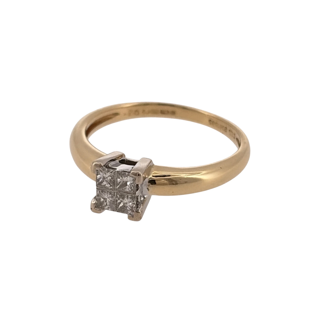 Add a classic touch to your jewellery collection with this pre-owned 18ct yellow gold and diamond solitaire ring, featuring four princess cut diamonds arranged together to create the illusion of a larger single stone.

Design: The ring features an elegant solitaire-style design, with four princess cut diamonds set closely together to create the appearance of one larger diamond.
Material: Made from 18ct yellow gold, offering a traditional warm gold finish that complements the diamonds.
