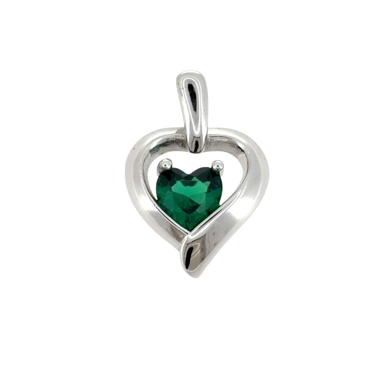 New 925 Silver &amp; Green Emerald coloured Stone Heart Pendant with the weight 2 grams