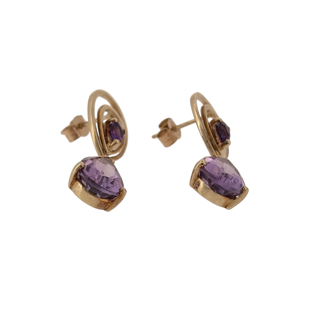Add an elegant touch of colour to your jewellery collection with these pre-owned 9ct yellow gold and amethyst drop earrings, featuring beautiful teardrop-shaped amethyst stones in a classic gold design.

Design: The earrings feature an elegant drop design, combining smaller amethyst stones at the top with larger teardrop-shaped stones below, creating an attractive and distinctive appearance.