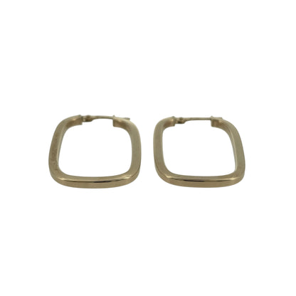 Add a contemporary touch to your jewellery collection with these pre-owned 9ct yellow gold rectangular creole earrings, featuring a distinctive geometric shape and a classic gold finish.

Design: The earrings feature an elegant rectangular creole hoop design, offering a modern alternative to traditional round hoops.
Material: Made from 9ct yellow gold, offering a classic warm gold finish.