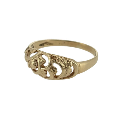 Add a decorative touch to your jewellery collection with this pre-owned 9ct yellow gold open weave rounded band ring, featuring an attractive woven pattern and a classic gold finish.

Design: The ring features a distinctive open weave design with a rounded band shape, creating an elegant and textured appearance.
Material: Made from 9ct yellow gold, offering a traditional warm gold finish.