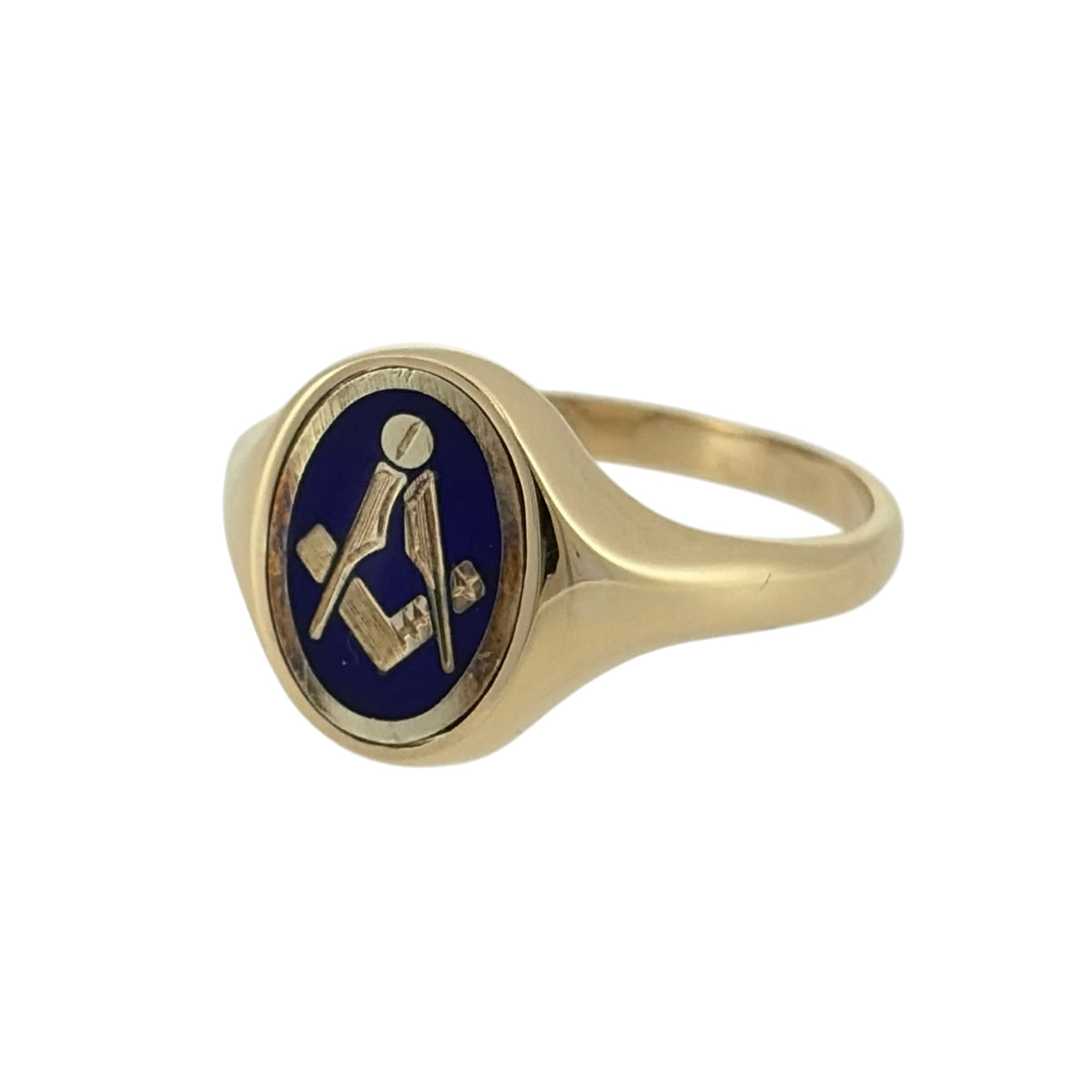 Add a distinctive piece to your jewellery collection with this pre-owned 9ct yellow gold blue enamel Masonic swivel oval signet ring, featuring a traditional Masonic design and a reversible swivel front.

Design: The ring features a classic oval signet design with blue enamel Masonic detailing on one side and a plain gold finish on the reverse, offering two different appearances.
Material: Made from 9ct yellow gold, complemented by decorative blue enamel detailing.