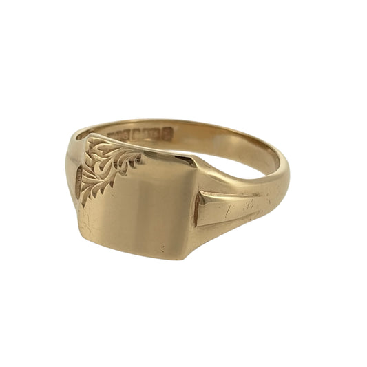 Add a classic touch to your jewellery collection with this pre-owned 9ct yellow gold patterned signet ring, featuring a decorative design in a traditional warm gold finish.

Design: The ring features a timeless signet-style design, with patterned detailing across the front creating an attractive and distinctive appearance.
Material: Made from 9ct yellow gold, offering a classic warm gold finish that beautifully complements the decorative pattern.