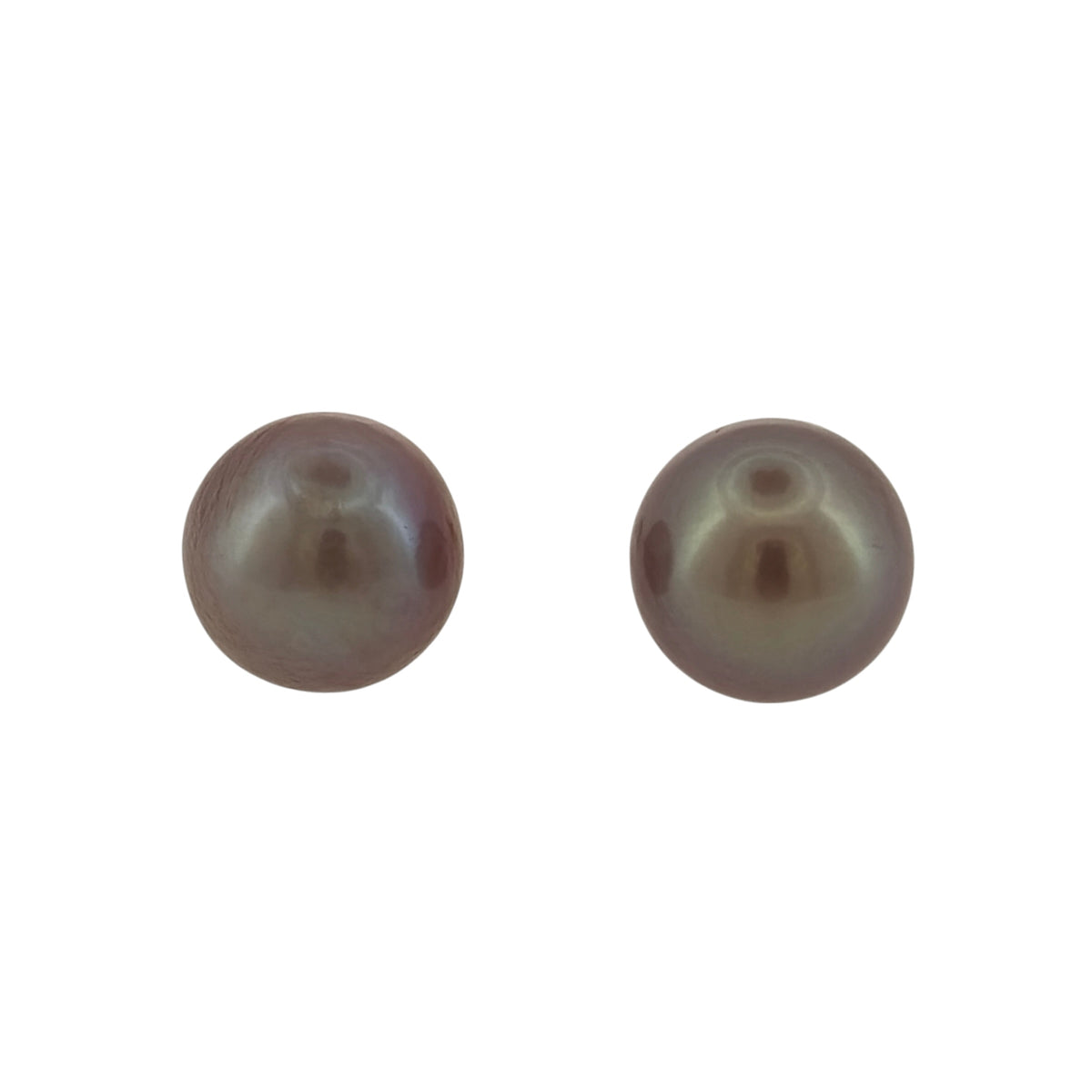 Add an elegant touch to your jewellery collection with these pre-owned 9ct yellow gold and purple-grey pearl stud earrings, featuring beautiful pearls with distinctive purple-grey tones in a classic stud design.

Design: The earrings feature a timeless pearl stud design, with the soft lustre and unique purple-grey colouring of the pearls creating an elegant and sophisticated appearance.