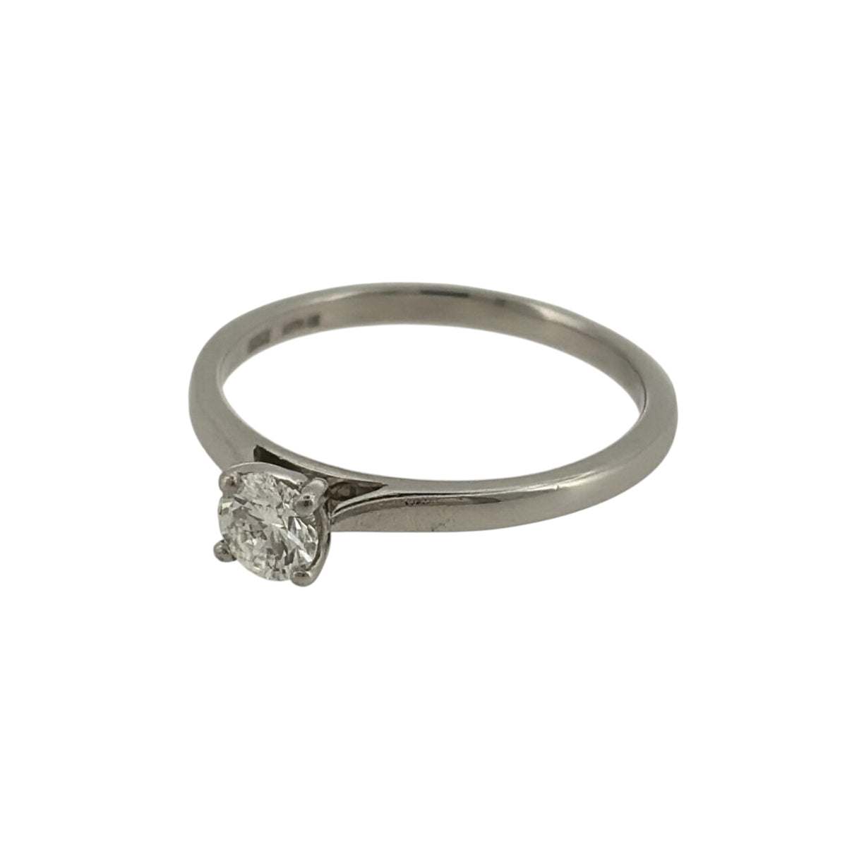 Add a timeless touch to your jewellery collection with this pre-owned platinum and diamond solitaire ring, featuring a beautiful brilliant cut diamond set in an elegant and classic design.

Design: The ring features a traditional solitaire design, showcasing a single brilliant cut diamond as the centrepiece for a timeless and sophisticated appearance.
Material: Made from platinum, offering a naturally white finish that beautifully complements the diamond.