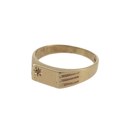 Add a classic touch to your jewellery collection with this pre-owned 9ct yellow gold and diamond rectangular signet ring, featuring a simple rectangular face accented by a small diamond in one corner.

Design: The ring features a traditional rectangular signet design, combining a polished gold appearance with delicate diamond detailing for an elegant and understated finish.
Material: Made from 9ct yellow gold, offering a classic warm gold finish that beautifully complements the diamond.