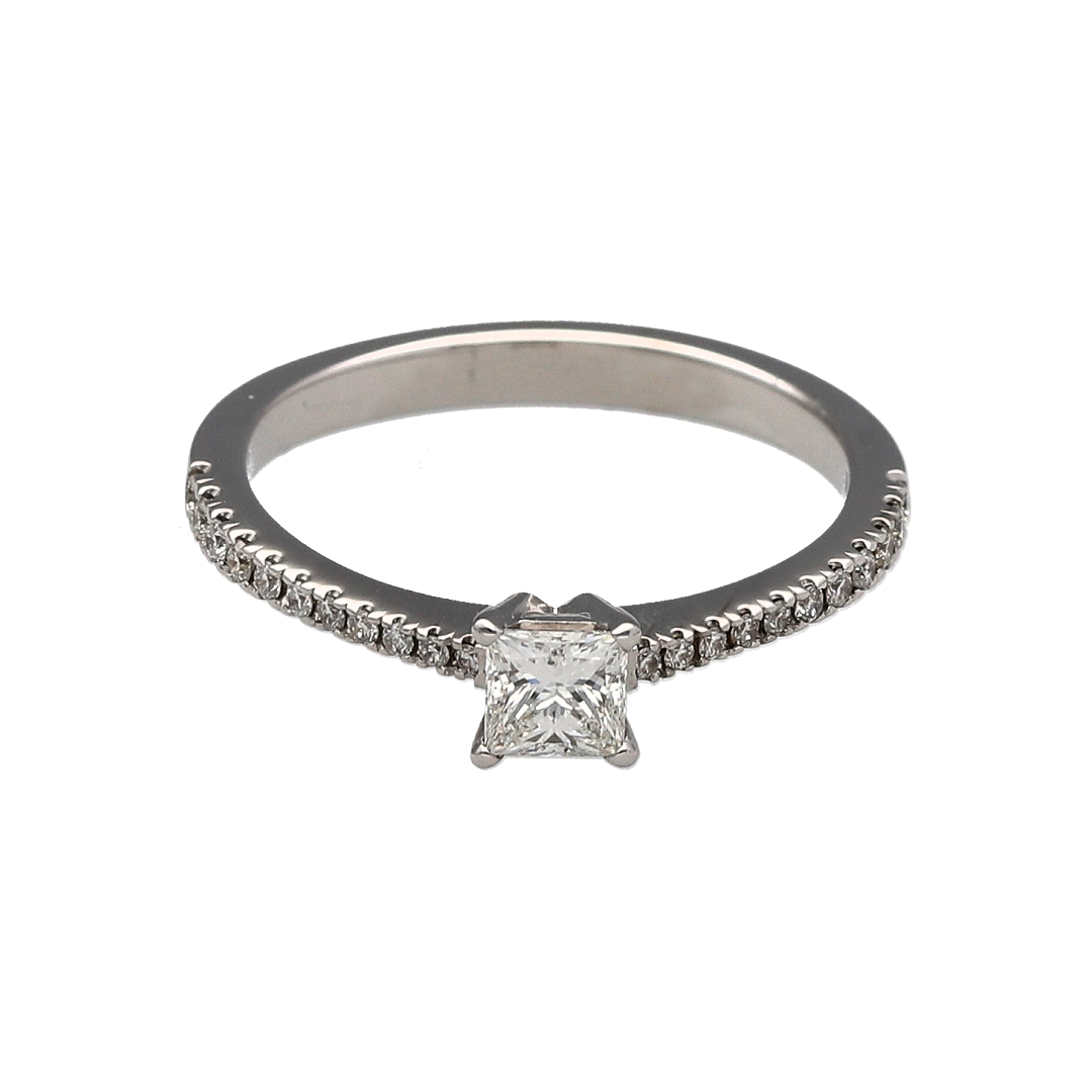 18ct White Gold & Diamond Solitaire Ring