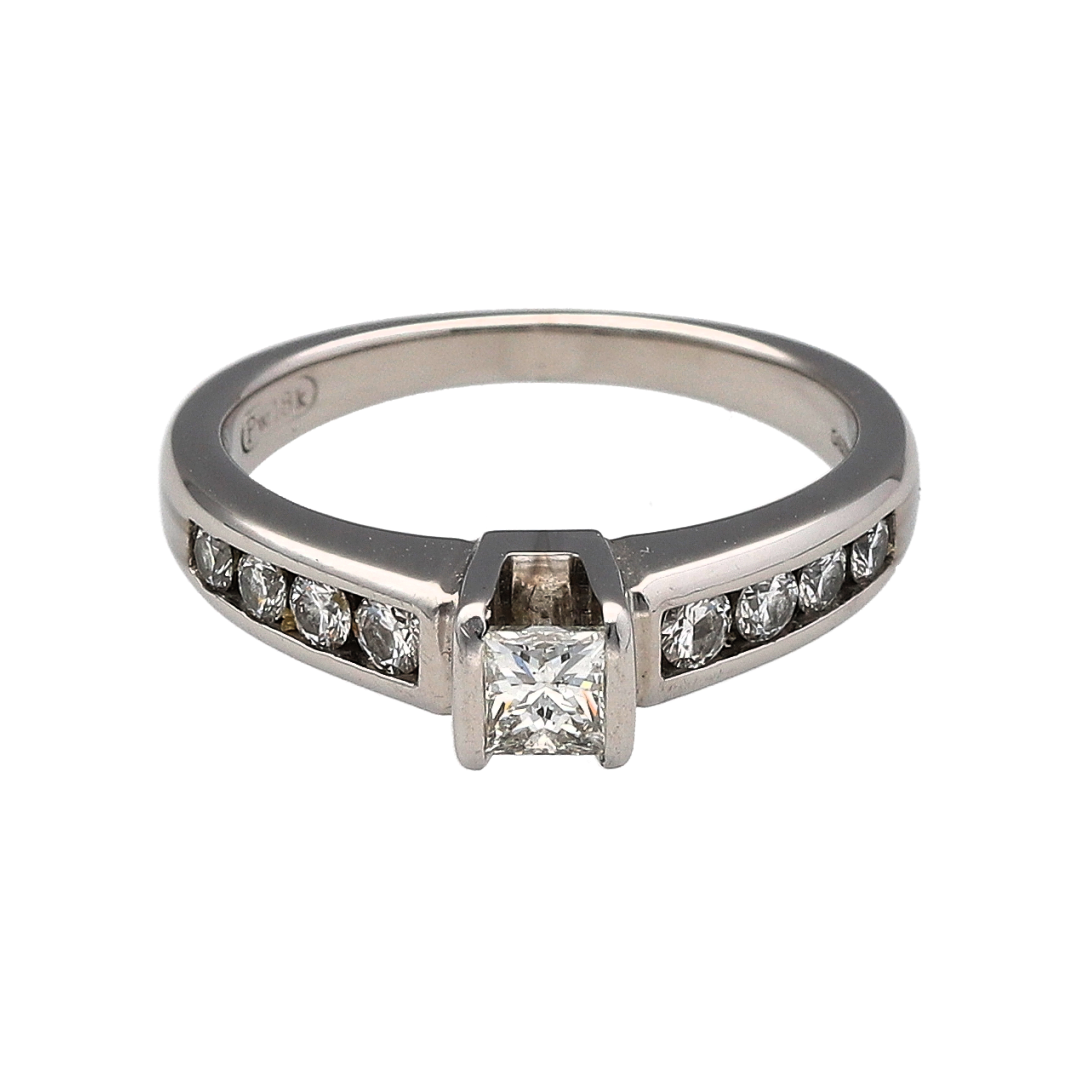 18ct White Gold & Diamond Solitaire Ring