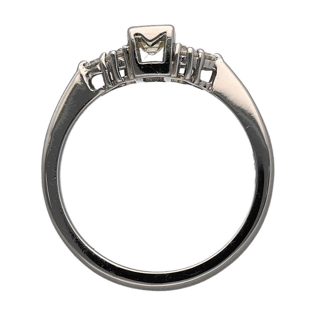 Platinum & Diamond Solitaire Ring