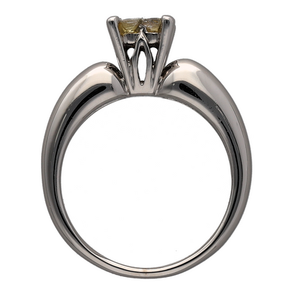 18ct White Gold & Diamond Illusion Solitaire Ring