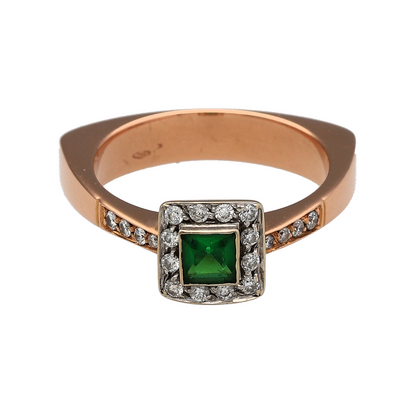 18ct Gold Diamond & Green Stone Cluster Ring