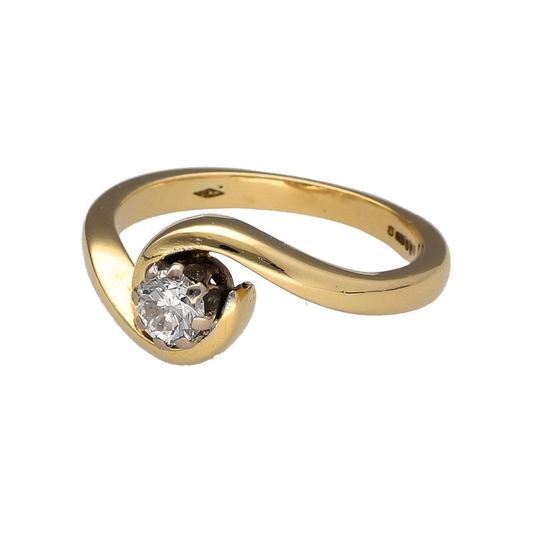 Add timeless diamond detail to your jewellery collection with this pre-owned 18ct yellow gold diamond solitaire twist ring, featuring a brilliant-cut diamond of approximately 0.25ct.

Design: The ring features a solitaire design with a flowing twist-style setting, creating an elegant and distinctive profile around the central diamond.
Material: Made from 18-carat yellow gold, the warm gold tone provides a classic setting for the diamond.