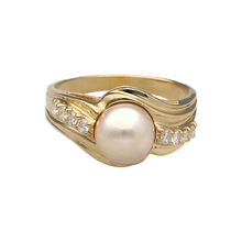 Load image into Gallery viewer, 18ct Gold Diamond &amp; Pearl Set Ring
