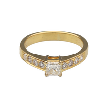 Load image into Gallery viewer, 18ct Gold &amp; Diamond Set Solitaire Ring
