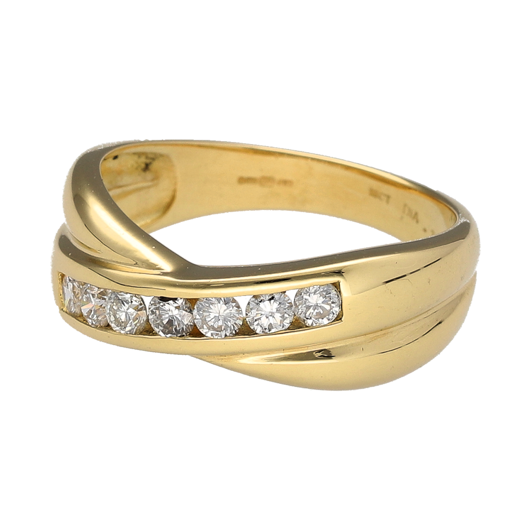 Add graceful movement and elegant sparkle to your collection with this pre-owned 18ct yellow gold diamond set crossover band ring—a sophisticated design with timeless appeal.

Design: The front of the band tapers from 4mm to 6mm wide in a flowing crossover style, set with approximately 0.33ct of brilliant-cut diamonds for a refined, shimmering effect.
Material: Made from 18-carat yellow gold, the polished finish enhances the fluid lines of the design and the brilliance of the diamond accents.
