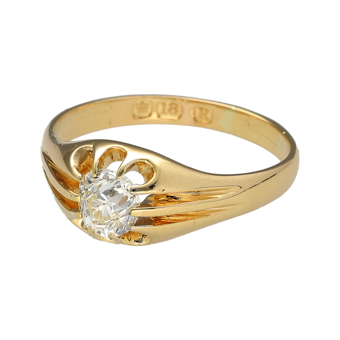 Bring timeless grandeur and vintage elegance to your jewellery collection with this pre-owned 18ct yellow gold diamond set vintage solitaire ring, a striking piece with exceptional presence and classic appeal.

Design: The ring features a single old cut diamond of approximately 1ct, creating a bold and captivating focal point with soft, antique-style brilliance that reflects its vintage character.