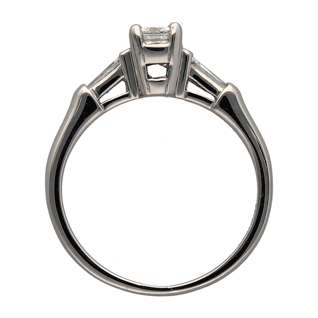 18ct White Gold & Diamond Set Solitaire Ring