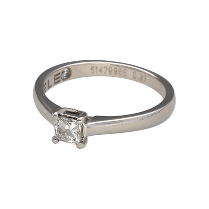 Bring timeless sophistication and elegant brilliance to your collection with this pre-owned platinum diamond solitaire ring, featuring a refined design with contemporary appeal—perfect for special occasions or a meaningful proposal.

Design: The ring showcases a single princess cut diamond in a classic solitaire setting, creating a clean and striking focal point with modern elegance.