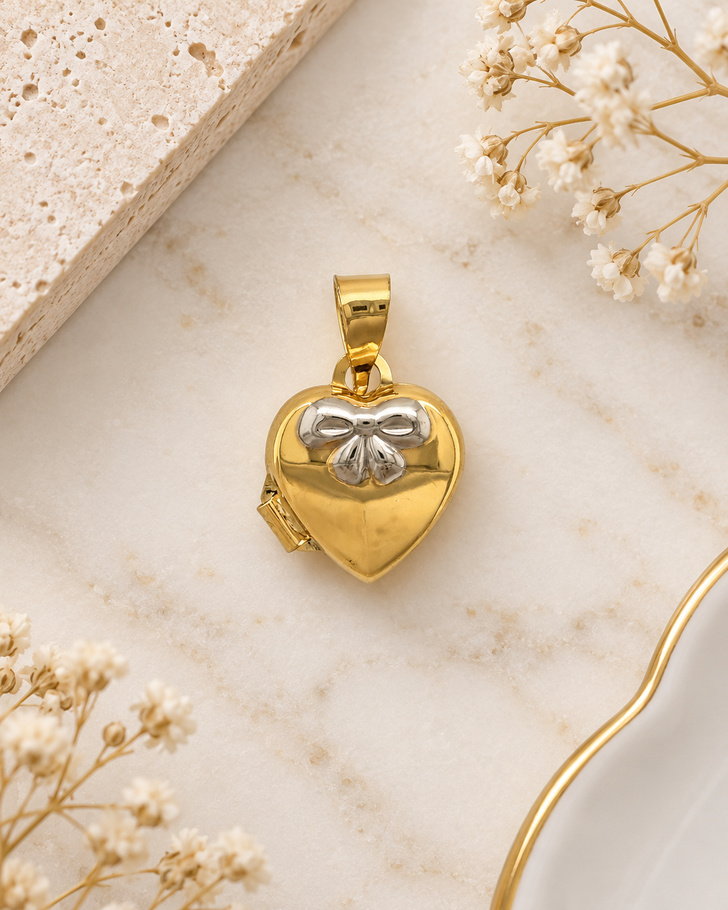 9ct Gold Heart Bow Locket