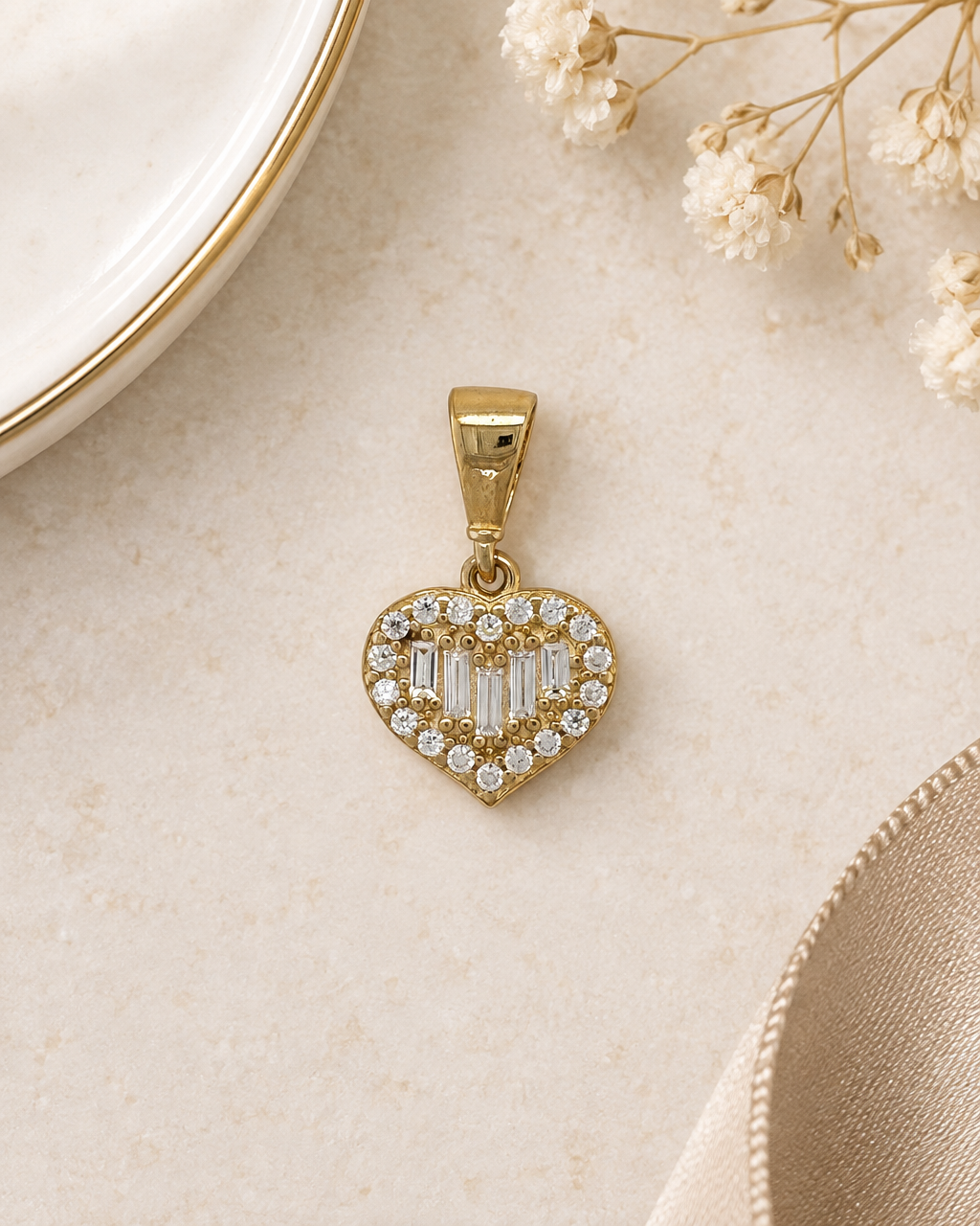 9ct Gold & Cubic Zirconia Cluster Heart Pendant