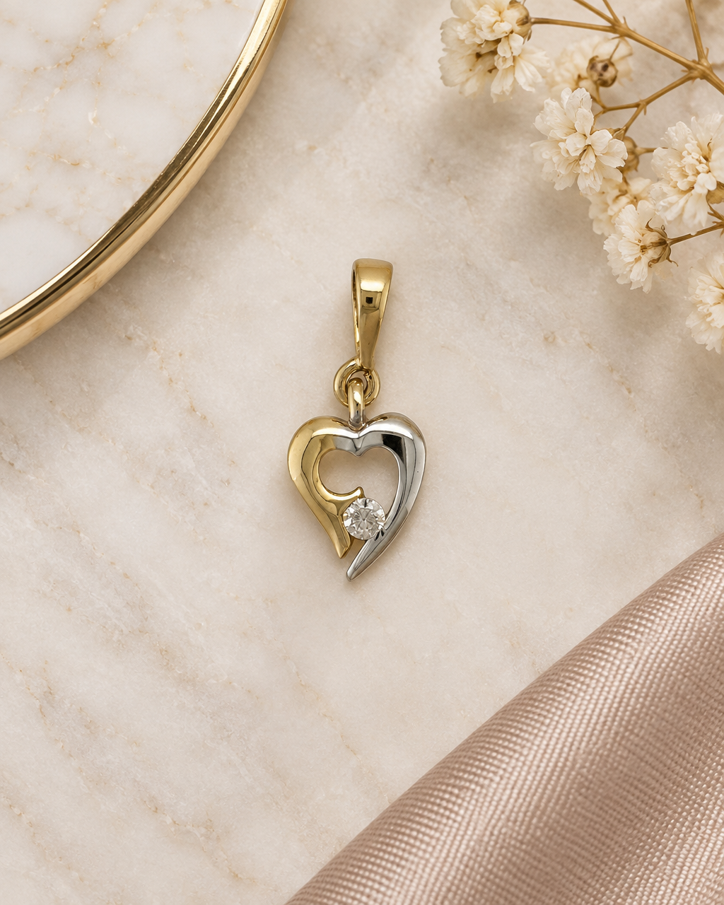 9ct Gold & Cubic Zirconia Heart Pendant