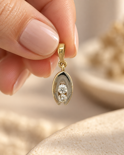 9ct Gold & Cubic Zirconia Oval Pendant