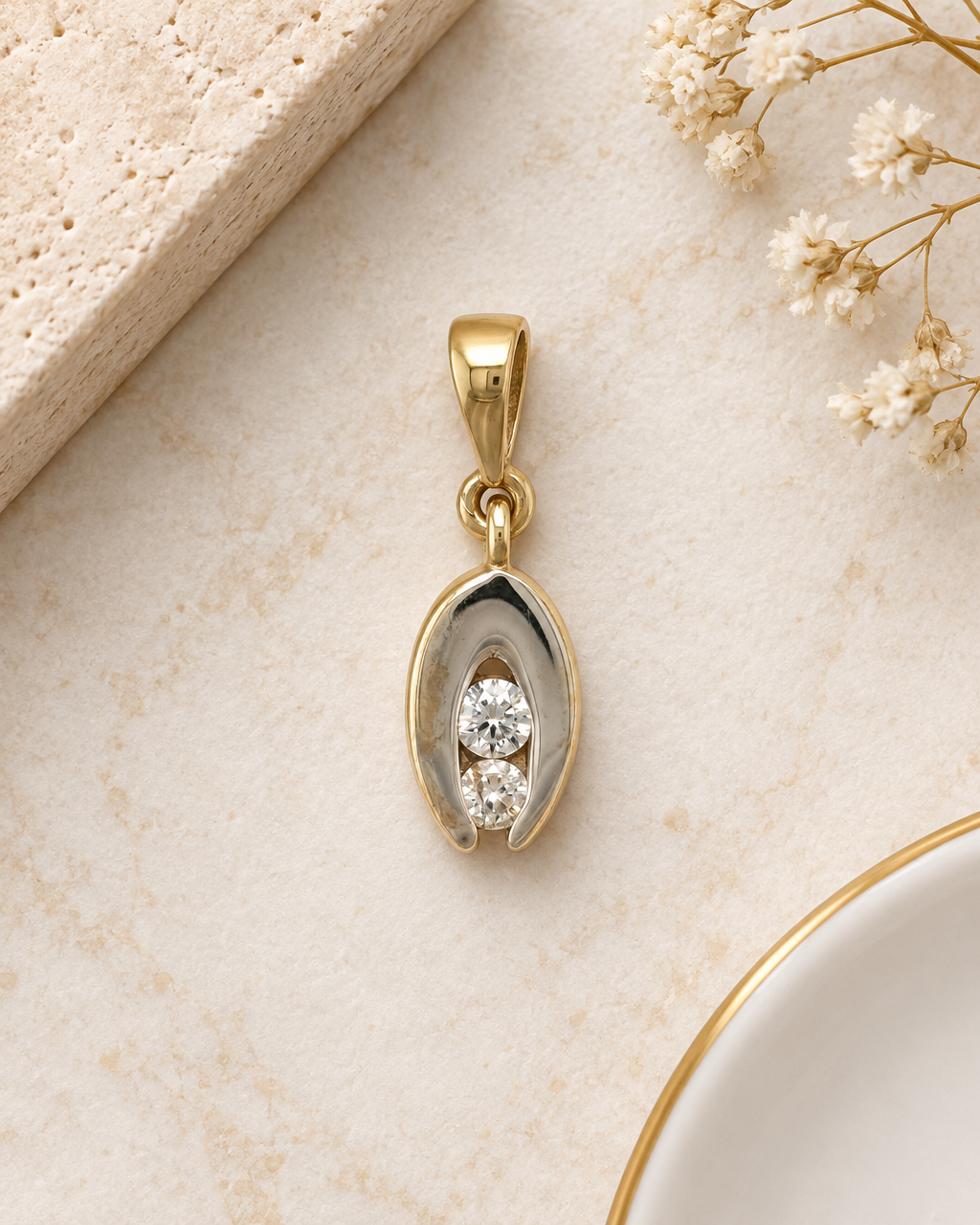 9ct Gold & Cubic Zirconia Oval Pendant
