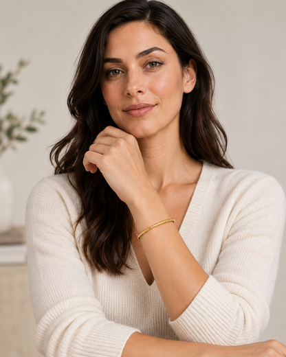 9ct Gold Twisted Hinged Bangle