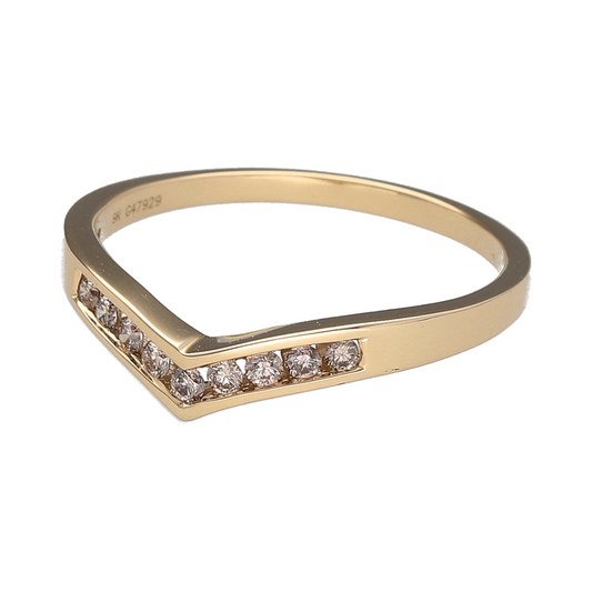 Add graceful sparkle and timeless charm to your collection with this pre-owned 9ct yellow gold diamond set wishbone ring—perfect for elegant stacking or a symbolic gift.

Design: The 3mm wide front of the band features a classic wishbone shape, set with shimmering diamonds that follow the gentle curve.
Material: Made from 9-carat yellow gold, the polished finish complements the sparkle of the stones with a warm, refined glow.