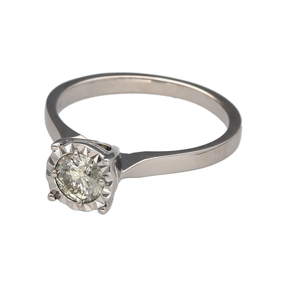 Add exceptional brilliance to your jewellery collection with this pre-owned 18ct white gold diamond illusion set solitaire ring, featuring a stunning brilliant-cut diamond in a timeless solitaire design—perfect for engagements, special occasions or sophisticated everyday luxury.

Design: The ring showcases a brilliant-cut diamond of approximately 0.50ct in an illusion setting, designed to enhance the size and sparkle of the centre stone.