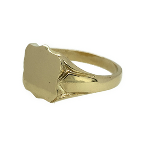 New 9ct Yellow Gold Shield Signet Ring in size W with the weight 5.90 grams