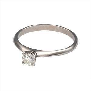 New 18ct White Gold & Diamond 25pt Set Solitaire Ring in size P with the weight 2.90 grams. The Diamond is approximately 25pt in round brilliant cut and in a four claw setting. The Diamond is approximately clarity Si2 and colour F