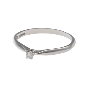 New 18ct White Gold & 10pt Diamond Solitaire Ring which is certified (number 2). This ring is in size P with the weight 2.50 grams