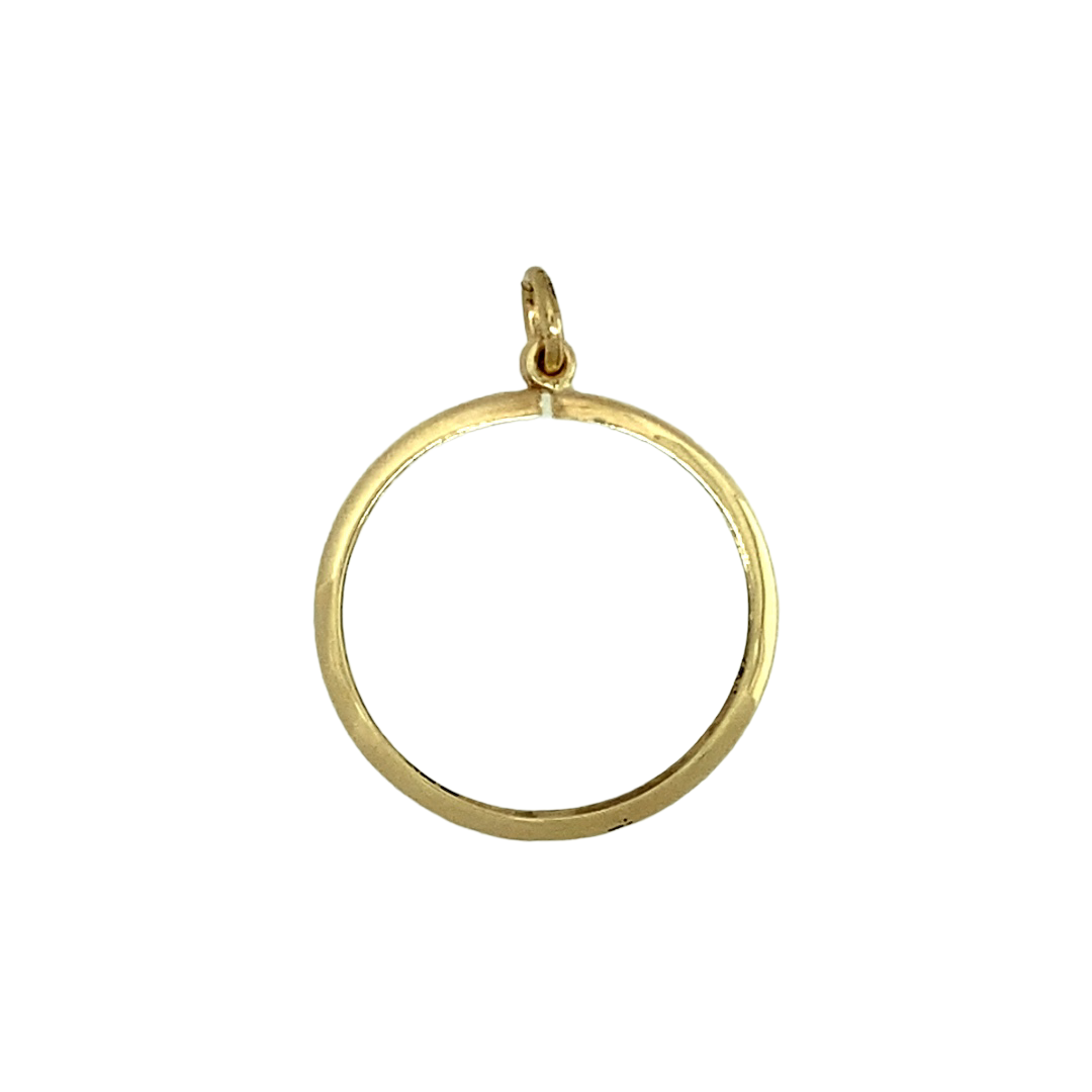 New 9ct Yellow Gold Half Sovereign Mount Pendant with the weight 0.70 grams. The pendant is 2.5cm long including the bail by 2cm