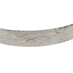 A New Silver Diamond Cut Patterned Expandable Bangle with the weight 12.20 grams and bangle width 9mm. The bangle is 6.3cm diameter when closed and 7.5cm when fully expanded