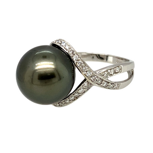 Preowned 18ct White Gold Diamond & Grey Pearl Set Dress Ring in size J to K with the weight 6 grams. The pearl is approximately 13mm diameter