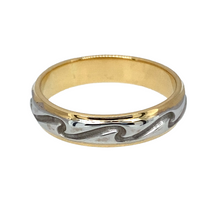 Load image into Gallery viewer, 18ct Gold Wave Design Band Ring
