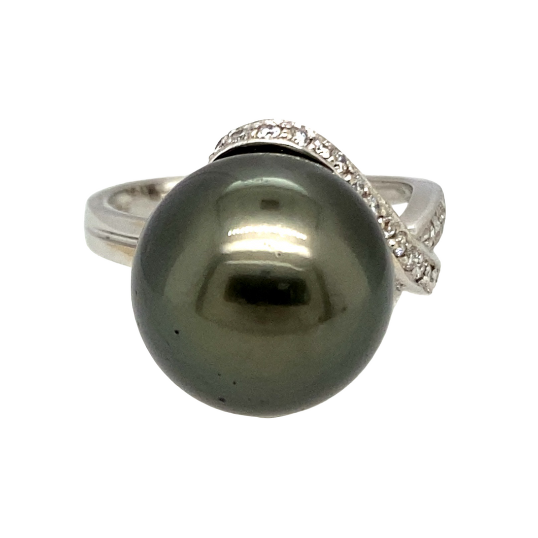 18ct White Gold Diamond & Grey Pearl Set Dress Ring