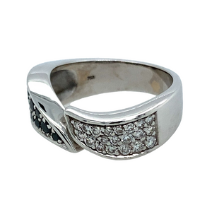 Preowned 18ct White Gold Wrap Around 6mm Band Ring set with White & Black Diamonds in size L with the weight 7.70 grams