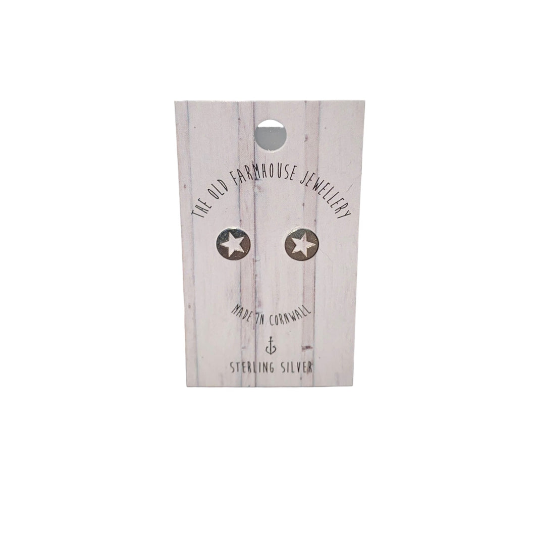 925 Silver Circle Star Stud Earrings with the weight 0.40 grams and 7mm diameter